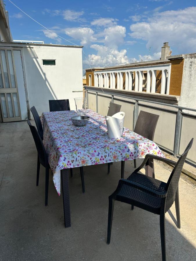 Terrazza Santo Oronzo Apartment Lecce Luaran gambar